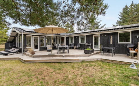 Taneli - 2.2Km from the Sea: Toit, Maison, Zone Résidentielle, Domicile, Biens, Chalet, Conception