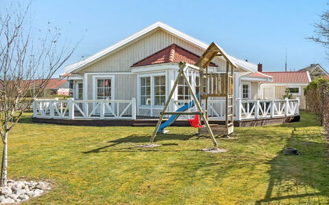 Alfredine - 1Km from the Sea: Bois, Toit, Architecture, Domicile, Maison, Chalet, Siding, Dur, Pente, Biens