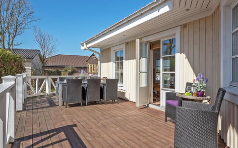 Alfredine - 1Km from the Sea: Bois, Toit, Architecture, Domicile, Maison, Chalet, Siding, Dur, Pente, Biens