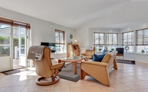 Alfredine - 1Km from the Sea: Bois, Toit, Architecture, Domicile, Maison, Chalet, Siding, Dur, Pente, Biens