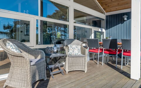 Eltje - 4Km from the Sea: Bois, Meubles, Porche, Chaise, Sol, Plate-Forme, Porte, Ombre, Dur, Mobilier De Jardin