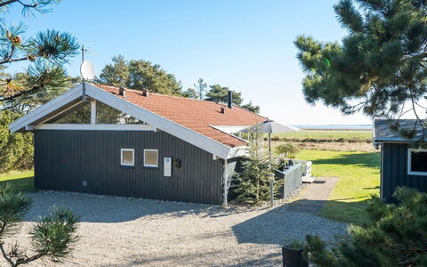 Eltje - 4Km from the Sea: Maison, Toit, Domicile, Chalet, Cabanon, Batiments Jardin, Siding, Cour, Cabane En Rondins, Cabane