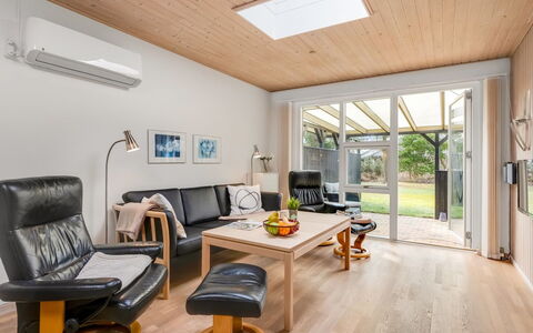 Ragnborg - 900M from the Sea: Meubles, Design Intérieur, Sol, Bois, Sol, Canapé, Plafond, Salon, Parquet, Éclairage