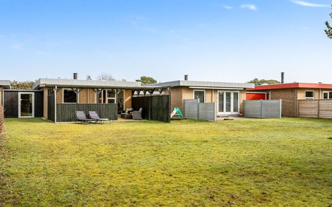 Ragnborg - 900M from the Sea: Lot Terre, Toit, Domicile, Plaine, Pelouse, Chalet, Jardin, Arrière-Cour, Cour, Ombre