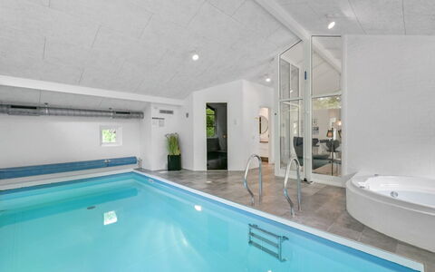 Liviana - from the Sea: Plafond, Design Intérieur, Sol, Composite, Piscine, Recours, Conception, Hôtel, Daylighting, Plante D'Appartement