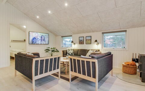 Ria - 250M from the Sea: Design Intérieur, Bois, Plafond, Meubles, Sol, Sol, Domicile, Pièce, Parquet, Salon