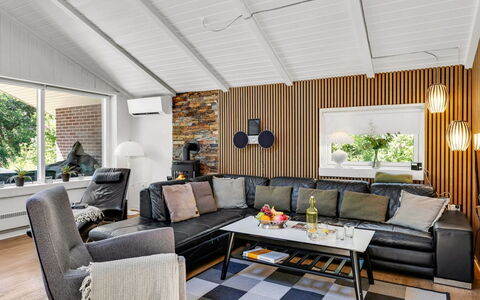 Famke - 1Km from the Sea: Meubles, Design Intérieur, Canapé, Bois, Sol, Plafond, Salon, Sol, Éclairage