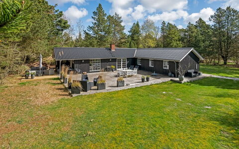 Ufred - 1.3Km to the Fjord: Toit, Domicile, Maison, Siding, Chalet, Composite, Porte, Fenêtre À Guillotine, Biens, Cheminée