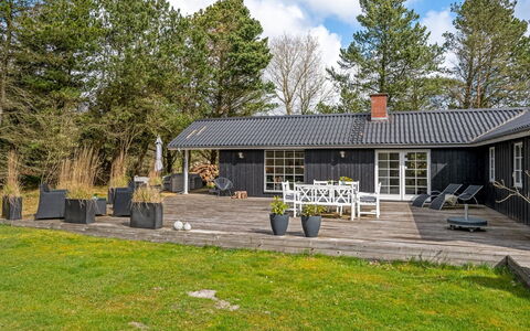 Ufred - 1.3Km to the Fjord: Toit, Domicile, Maison, Siding, Chalet, Composite, Porte, Fenêtre À Guillotine, Biens, Cheminée