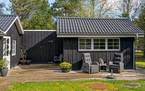 Ufred - 1.3Km to the Fjord: Toit, Domicile, Maison, Siding, Chalet, Composite, Porte, Fenêtre À Guillotine, Biens, Cheminée
