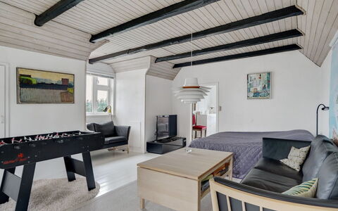 Thorlak - 1Km from the Sea: Meubles, Design Intérieur, Sol, Sol, Mur, Plafond, Bois, Chambre, Pièce, Lit