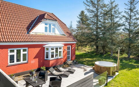 Thorlak - 1Km from the Sea: Maison, Domicile, Chalet, Biens, Cour, Ferme, Siding, Batiments Jardin, Porche