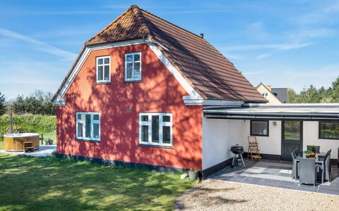 Thorlak - 1Km from the Sea: Chalet, Cabanon, Cabane, Ferme, Prairie, Cabane, Grange, Cabane En Rondins, Batiments Jardin