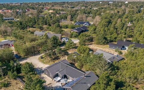 Allen - 1Km from the Sea: Maison, Domicile, Chalet, Biens, Cour, Ferme, Siding, Batiments Jardin, Porche