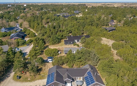 Allen - 1Km from the Sea: Maison, Domicile, Chalet, Biens, Cour, Ferme, Siding, Batiments Jardin, Porche