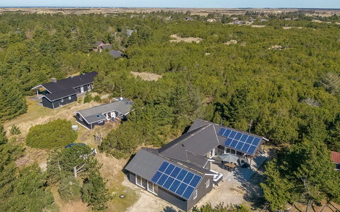 Allen - 1Km from the Sea: Maison, Domicile, Chalet, Biens, Cour, Ferme, Siding, Batiments Jardin, Porche