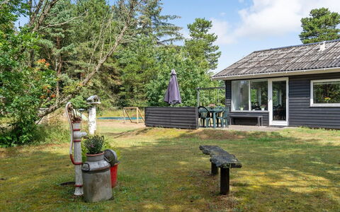 Hildulf - 2Km from the Sea: Herbe, Prairie, Paysage, Écorégion, Plaine, Communauté Des Plantes, Lot Terre, Mobilier De Jardin, Prairie, Formations Arbustives