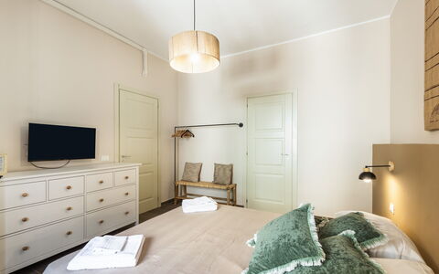 Donna Rosa Holiday Home: Meubles, Bâtiment, Propriété, Cabinetry, Confort, Bois, Design Intérieur, Tiroir, Maison