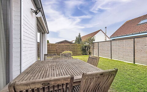 Edelweiss with Parking: Bois, Zone Résidentielle, Domicile, Lot Terre, Porche, Composite, Siding, Plate-Forme, Chalet, Mobilier De Jardin