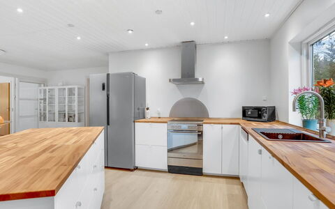 Siggut - 100M from the Sea: Sol, Parquet, Sol, Bois, Design Intérieur, Plafond, Cabinetry, Cuisine, Revêtement De Sol Stratifié, Comptoir