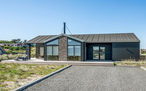 Chenoa - 350M from the Sea: Meubles, Design Intérieur, Chaise, Sol, Table, Recours, Sol, Plafond, Pièce, Eco Hôtel