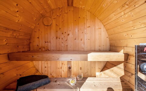 Chenoa - 350M from the Sea: Meubles, Design Intérieur, Chaise, Sol, Table, Recours, Sol, Plafond, Pièce, Eco Hôtel