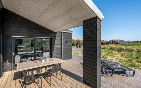 Chenoa - 350M from the Sea: Meubles, Design Intérieur, Chaise, Sol, Table, Recours, Sol, Plafond, Pièce, Eco Hôtel