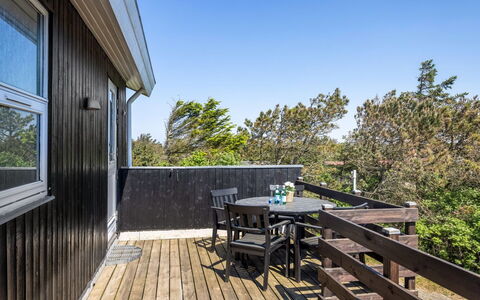 Letje - 500M from the Sea: Bois, Domicile, Porche, Plate-Forme, Dur, Toit, Tache De Bois, Parquet, Eco Hôtel