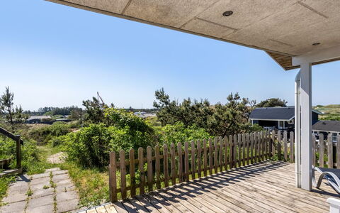 Letje - 500M from the Sea: Bois, Domicile, Porche, Plate-Forme, Dur, Toit, Tache De Bois, Parquet, Eco Hôtel