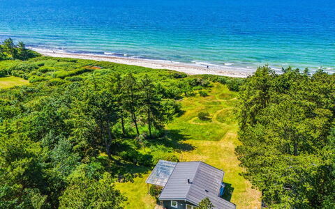 Marius - 30M from the Sea: Bois, Toit, Architecture, Domicile, Maison, Chalet, Siding, Dur, Pente, Biens