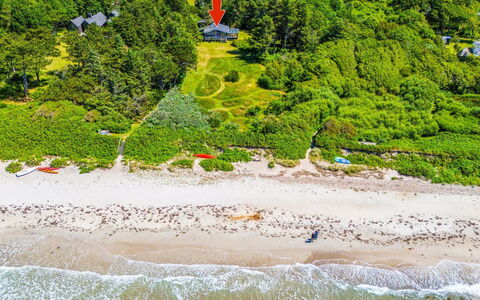 Marius - 30M from the Sea: Bois, Toit, Architecture, Domicile, Maison, Chalet, Siding, Dur, Pente, Biens