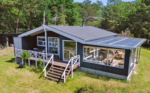 Marius - 30M from the Sea: Bois, Toit, Architecture, Domicile, Maison, Chalet, Siding, Dur, Pente, Biens