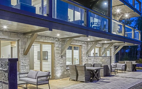 Naava Chalet 104: Porche, Composite, Balcon, Plate-Forme, Ombre, Béton, Faisceau, Biens, Dur, Conception