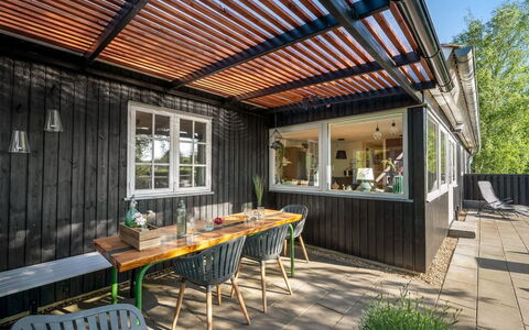 Fridtjof - 550M to the Fjord: Sol, Design Intérieur, Bois, Sol, Escaliers, Plafond, Tache De Bois, Parquet, Dur, Balustrade