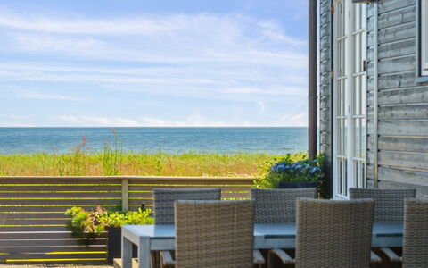 Dory - 30M from the Sea: Meubles, Design Intérieur, Sol, Sol, Plafond, Pièce, Chaise, Table, Appartement, Table Cuisine Et Salle A Manger
