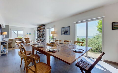 Ruilh Avel: Meubles, Chaise, Table, Design Intérieur, Sol, Salle À Manger, Table Cuisine Et Salle A Manger, Bois, Sol, Plafond