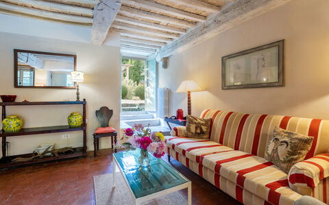 Casa Di Pietro In Vivo D'orcia, Pool: Meubles, Mur, Design Intérieur, Sol, Canapé, Sol, Domicile, Pièce, Salon, Appartement