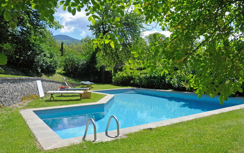 Casa Di Pietro In Vivo D'orcia, Pool: L'Eau, Plante, Propriété, Piscine, Bleu Azur, Arbre, Nuage, Mobilier De Jardin, Ciel, Ombre