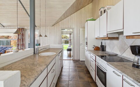 Carit - 80M from the Sea: Biens, Ombre, Allée, Ferme