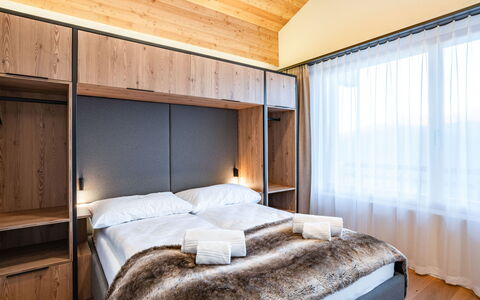 Thyon-Les Collons 9000: Bois, Chambre, Design Intérieur, Lit, Sol, Drap De Lit, Plafond, Literie, Sol, Linge