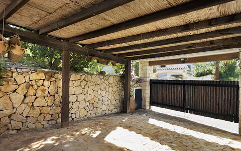 Navarra: Ombre, Bois, Brickwork, Bâtiment, Brique, Arbre, Maison, Faisceau, Toit, Paysage