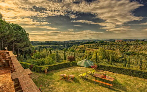 Leccino: Nuage, Ciel, Plante, Paysage Naturel, Feuille, Arbre, Lot Terre, Bois, Montagnes, Végétation
