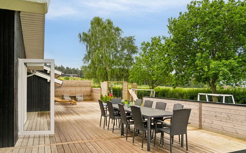 Neele - 800M from the Sea: Meubles, Design Intérieur, Sol, Sol, Plafond, Pièce, Chaise, Table, Appartement, Table Cuisine Et Salle A Manger