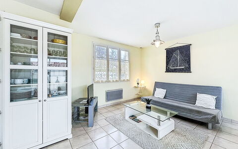 La Vague Abonde: Design Intérieur, Canapé, Meubles, Sol, Sol, Appartement, Pièce, Salon, Plafond, Éclairage