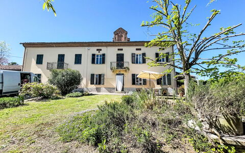 Ornella: Plante, Bâtiment, Chaise, Bois, Ombre, Fleur, Porte, Teintes Et Ombres, Paysage, Pétale