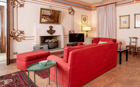 Ornella: Meubles, Design Intérieur, Mur, Sol, Canapé, Bois, Pièce, Sol, Salon, Table