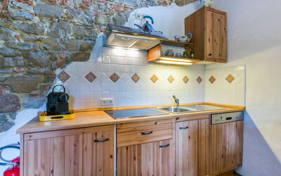 Ortensia 921.5: Cabinetry, Comptoir, Robinet, Blanc, Tiroir, Bois, Cuisine, Évier, Tache De Bois, Rayonnage