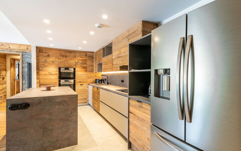 Tignes 451: Cabinetry, Bâtiment, Comptoir, Propriété, Meubles, Appareil De Cuisine, Maison, Bois, Design Intérieur, Électroménager