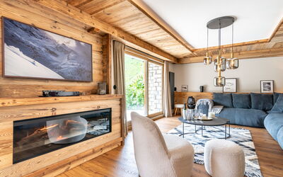 Le Canvolan 451.2: Design Intérieur, Bois, Sol, Plafond, Sol, Pièce, Meubles, Éclairage, Tache De Bois, Dur