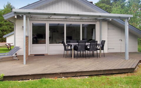 Manko - 1Km from the Sea: Bois, Porche, Domicile, Porte, Plate-Forme, Chalet, Dur, Ombre, Tache De Bois, Siding